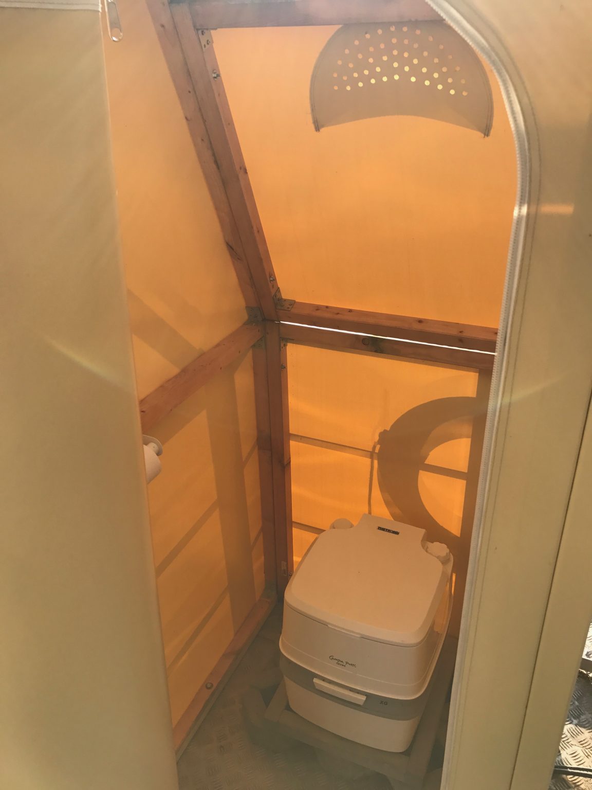 Floßboot Nr.1 (Rollstuhlgerecht & Campingtoilette)